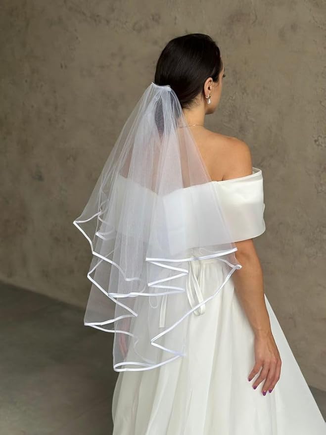 White Short Wedding Veil Pearl Rhinestone Bride Veils Bridal Veils Bachelorette Party Veil for Brides and Women
