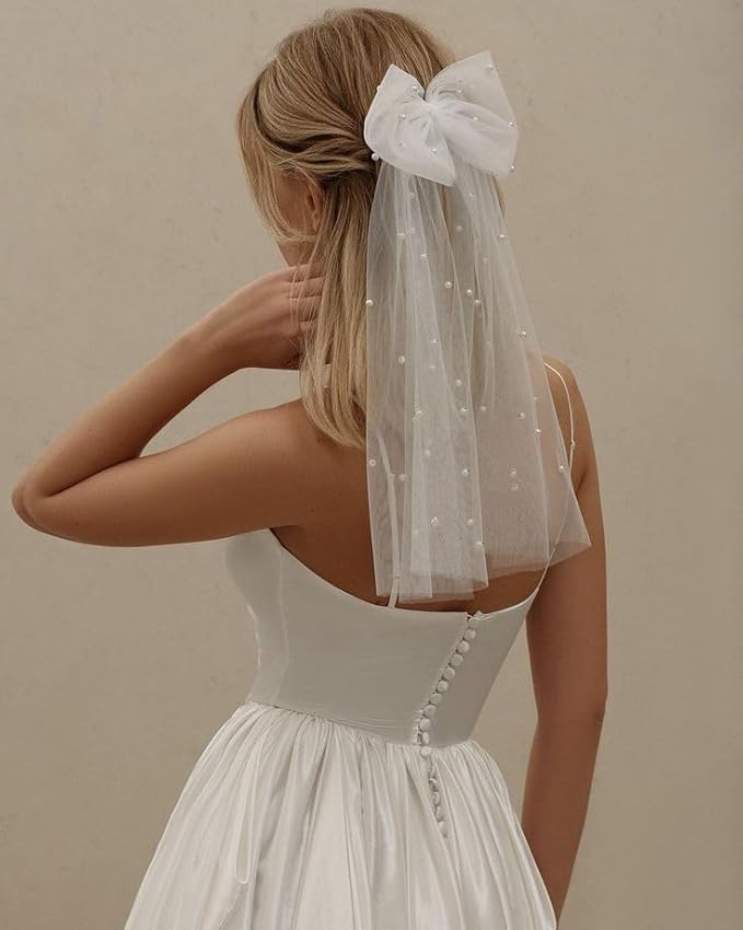 White Short Wedding Veil Pearl Rhinestone Bride Veils Bridal Veils Bachelorette Party Veil for Brides and Women