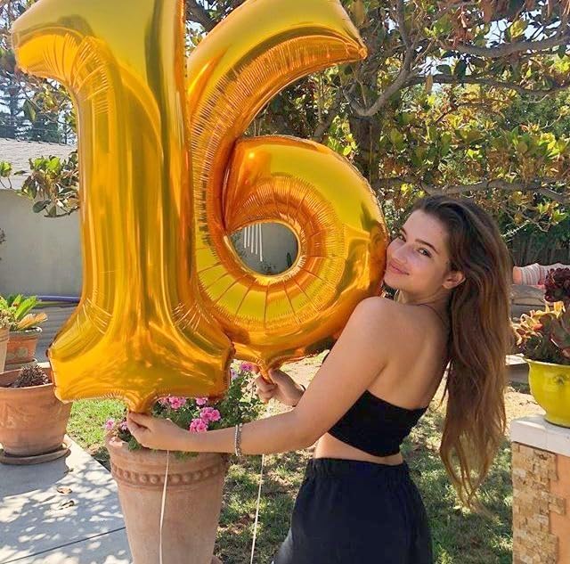 17 Gold Number Balloons, 40 Inch Balloons for Woman Man 17th Birthday Party Decoration, Foil Number Ballon for 17, 71 Anniversary, Bridal Shower, Graduation, Valentine's Day, Mother's Day, Easter