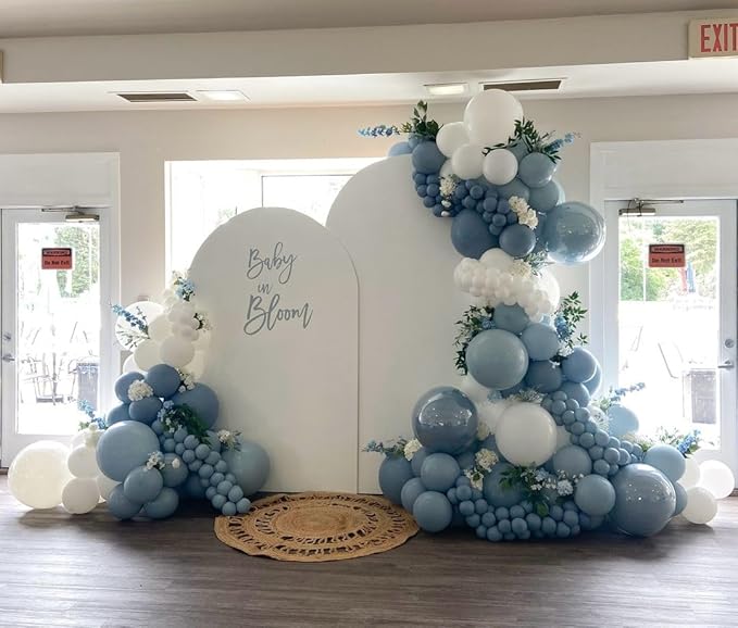 Dusty Blue Balloons Arch Kit, 134 Pcs Muted Light Baby Slate Blue and White Balloon Garland mit 18 Inch Pale Clear Balloon *5, Long Balloon as Bow Decor for Baby Shower Boy Gender Reveal Wedding