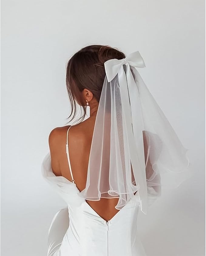 White Short Wedding Veil Pearl Rhinestone Bride Veils Bridal Veils Bachelorette Party Veil for Brides and Women