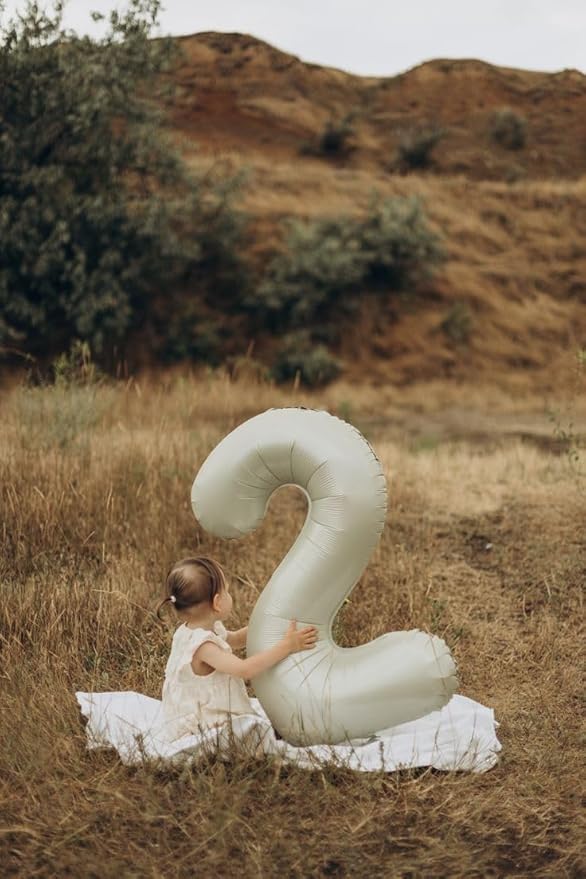40 Inch Number Balloons, Balloons for Woman Man 12th Birthday Decoration, Cream Foil Number 12 Ballon for 12, 21 Wedding, Anniversary, Bridal Shower, Graduation, Valentine's Day