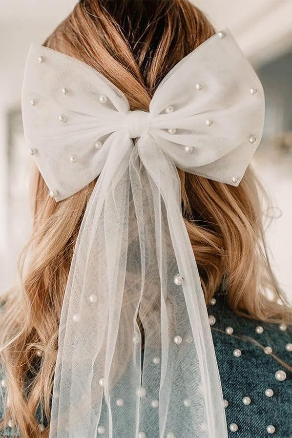 White Short Wedding Veil Pearl Rhinestone Bride Veils Bridal Veils Bachelorette Party Veil for Brides and Women