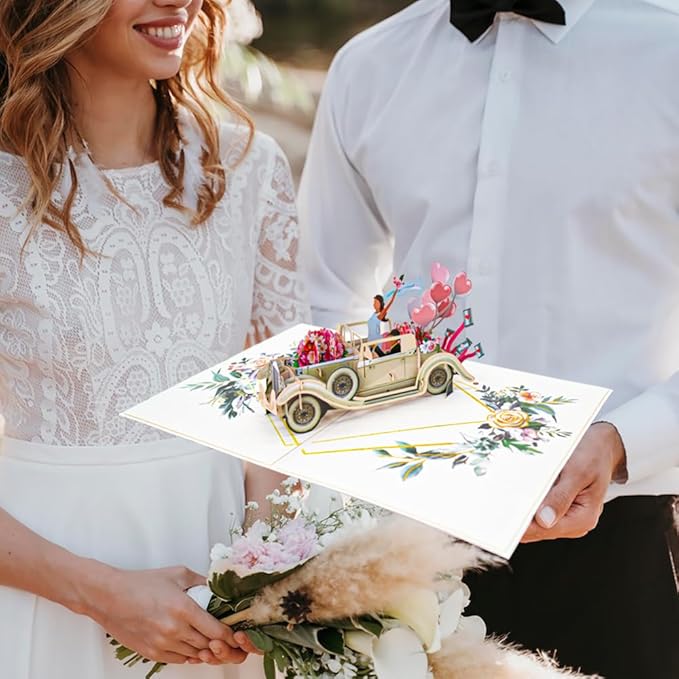 Vintage Wedding Car Pop Up Card, 3D Just Married Greeting Card with Bride & Groom, Romantic Anniversary Card, Engagement, Bridal Shower, Newlywed Gift for Couples