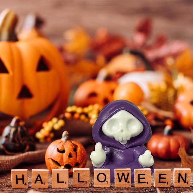 Halloween Skull Death Figurine Middle Finger Skeletone Statue Halloween Desk Decor Cool Cute Figurines Spooky Home Decorations Funny Resin Indoor Office Table Shelf Tabletop Home Decor