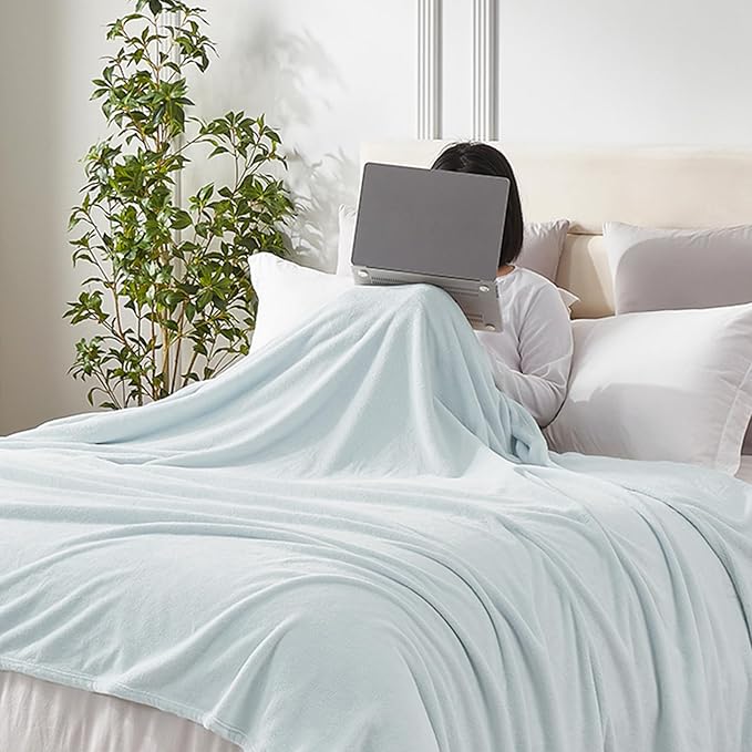 Hansleep Fleece Ice Blue Queen Blanket, Super Soft Flannel Fuzzy Plush Cozy Blanket for All Seasons, Ice Blue, Queen 90x90 Inches