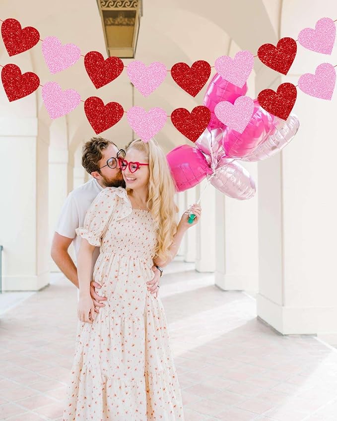 Glitter Red Pink Banner, 4 Strings Red Pink Shiny Heart Banners Sign for Celebrate Party Wedding Ceremonies Holiday Party Decorations