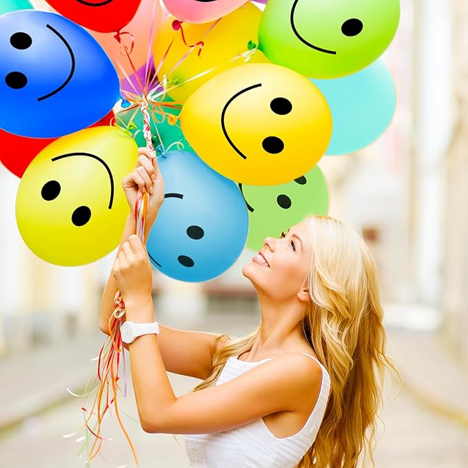 Sratte 100 Pcs Happy Smile Balloons for Birthday Party 12'' Latex Smile Face Colorful Naughty Balloons Party for Baby Shower Wedding Decoration Festive Supplies (Assorted Color)