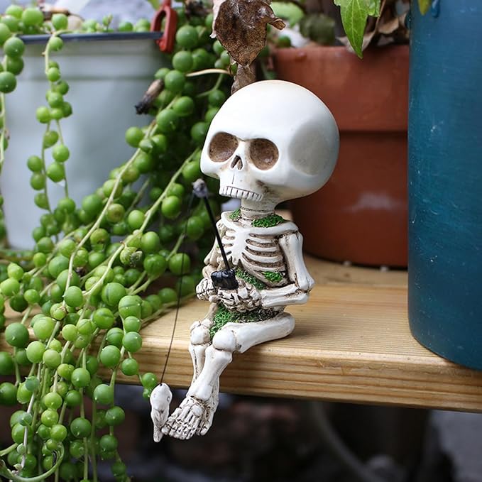 Fishing Skeleton Statue Halloween Decorations, 4.5 Inch Cute Sitting Skull Figurine Shelf Sitter Resin Sculpture for Outdoor Garden Yard Lawn Pond Waterfalls Pool Ornaments
