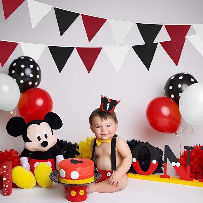 GCQQ 40Ft Red Black White Banner 42Pcs Graduation Banner Decorations Red Black White Party Decor Outdoor Triangle Fabric Bunting Banners for Halloween Grad Mickey Las Vegas Pirate Casino Party Decor