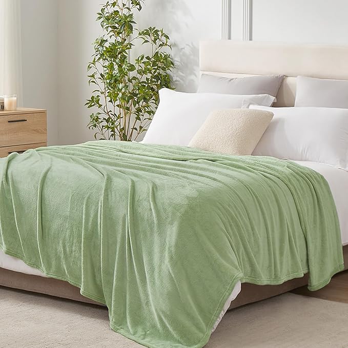 Hansleep Fleece Sage Green King Blanket, Super Soft Flannel Fuzzy Plush Cozy Blanket for All Seasons, Sage Green, King 90x108 Inches