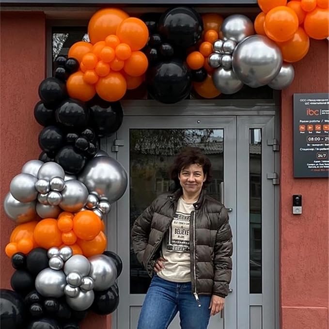 Orange and Black Balloon Arch Kit, 113pcs Black White Orange Confetti Latex Balloon Garland Set with Spike Star for Birthday Graduation Halloween Celebration Trick or Treat Party Party Decoration