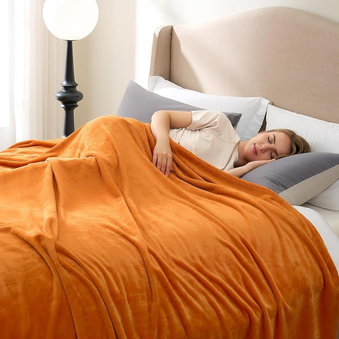 Hansleep Fleece Orange Throw Blanket, Super Soft Flannel Fuzzy Plush Cozy Blanket for All Seasons, Orange, Throw 50x60 Inches