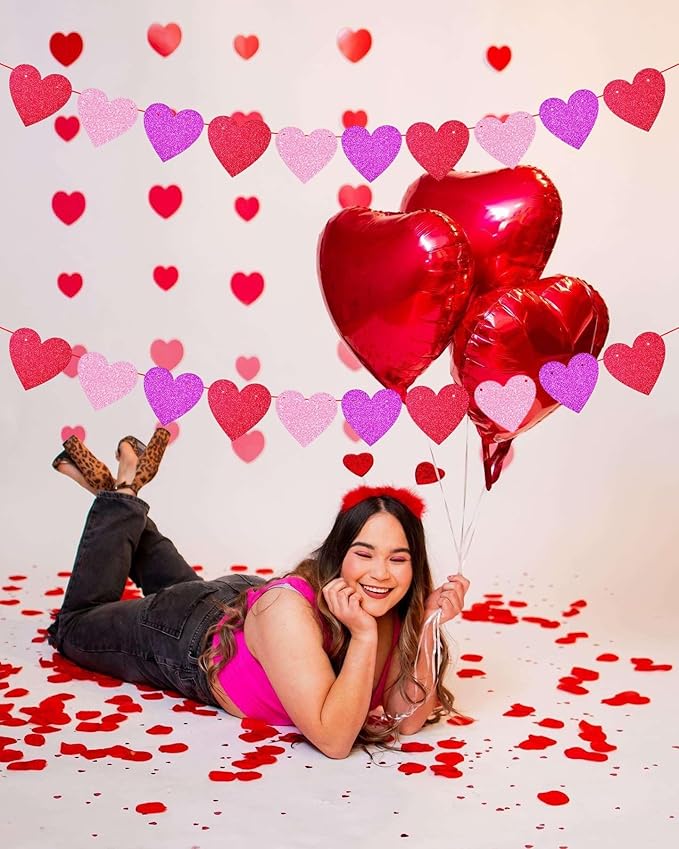 Glitter Red Pink Hot Pink Valentine's Day Banner, 4 Strings Red Pink Hot Pink Shiny Heart Banners Sign for Celebrate Valentine's Day Party Wedding Ceremonies Holiday Party Decorations