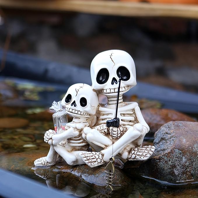 Halloween Skeleton Garden Statue Outdoor Halloween Decor, 2 Pack Gothic Decor Skeleton Plant Decorations for Pots, Cute Ghost Figurine Resin Sculpture for Desk Garden Patio Lawn Yard (D)