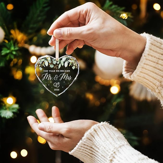 HEXMOZ Wedding Gifts for Couples 2026 - Mr and Mrs Gifts - Bridal Shower Gift, Wedding Ideas for Newly Wed, Bride, Future Mr Mrs - Just Married Glass Ornament 2026, 1st Married Couple Christmas Decor