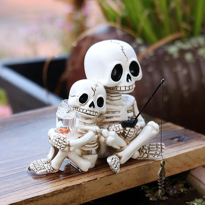 Halloween Skeleton Garden Statue Outdoor Halloween Decor, 2 Pack Gothic Decor Skeleton Plant Decorations for Pots, Cute Ghost Figurine Resin Sculpture for Desk Garden Patio Lawn Yard (D)