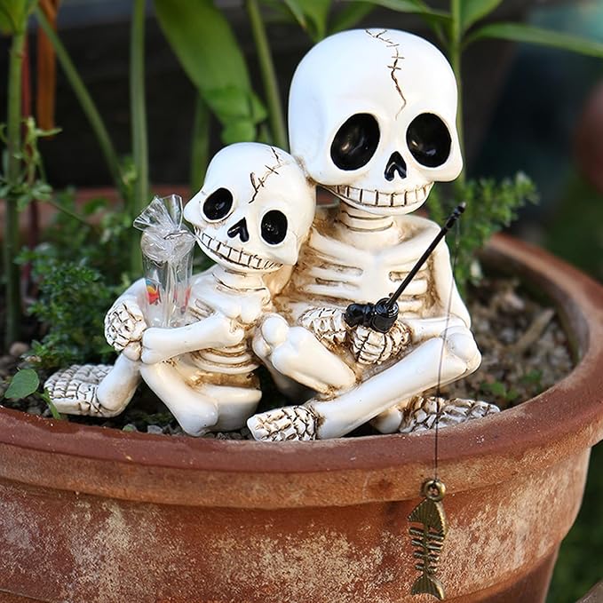 Halloween Skeleton Garden Statue Outdoor Halloween Decor, 2 Pack Gothic Decor Skeleton Plant Decorations for Pots, Cute Ghost Figurine Resin Sculpture for Desk Garden Patio Lawn Yard (D)