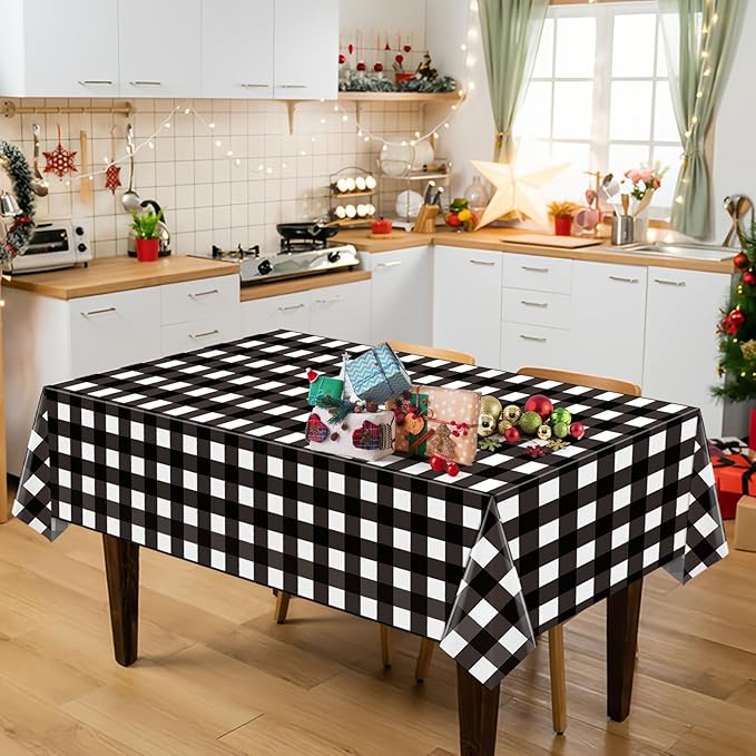 Hxezoc Buffalo Plaid Plastic Tablecloth, 54 x 108 Inch Black and White Checkered Disposable Winter Table Cover for Birthday Party Decorations Outdoor Indoor Party Supplies