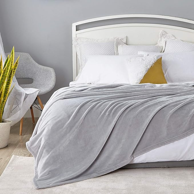 Hansleep Fleece Light Grey Twin Blanket, Super Soft Flannel Fuzzy Plush Cozy Blanket for All Seasons, Light Grey, Twin 60x80 Inches