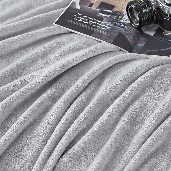 Hansleep Fleece Light Grey Queen Blanket, Super Soft Flannel Fuzzy Plush Cozy Blanket for All Seasons, Light Grey, Queen 90x90 Inches