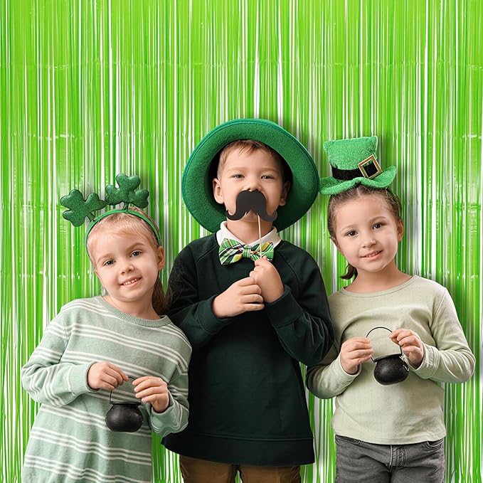 BRAVESHINE Pastel Green Streamers Party Backdrop Decoration - Tinsel Curtain Foil Fringe Backdrop for St Patricks Day/Birthday/Dinosaur/Lime Green/Frog Theme/Wizard Decorations - 3.2ft X 8.2ft
