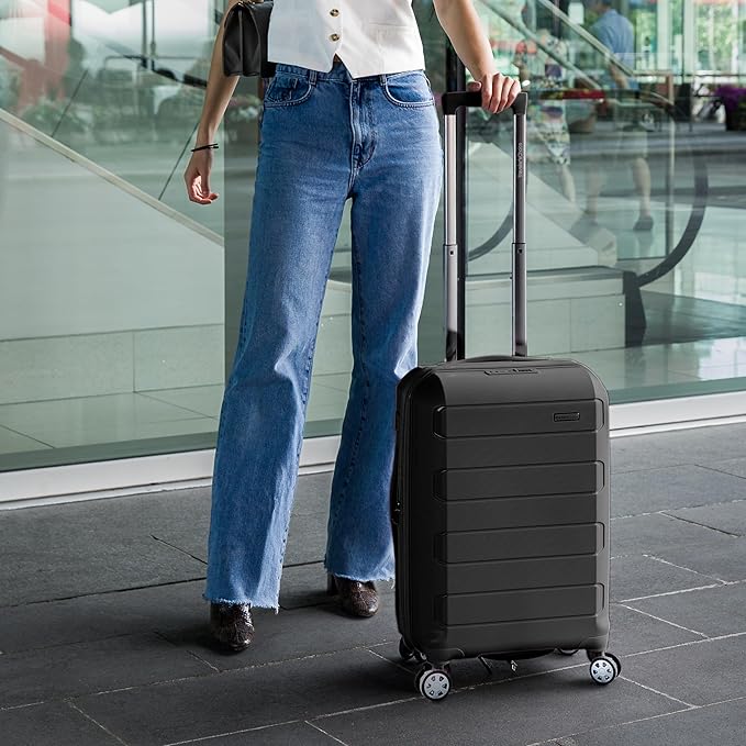 Traveler's Choice Pagosa Hardshell Expandable Luggage with Spinner Wheels, Black, 3-Piece Set (22/26/30)