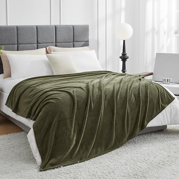 Hansleep Fleece Moss Green Queen Blanket, Super Soft Flannel Fuzzy Plush Cozy Blanket for All Seasons, Moss Green, Queen 90x90 Inches