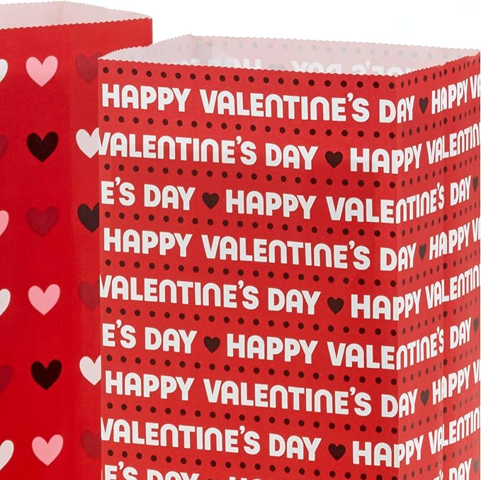 Hallmark Valentine's Day Paper Treat Sacks (30 Bags: Happy Valentine's Day, Hearts) for Classroom Parties, Valentines, Kids, Coworkers