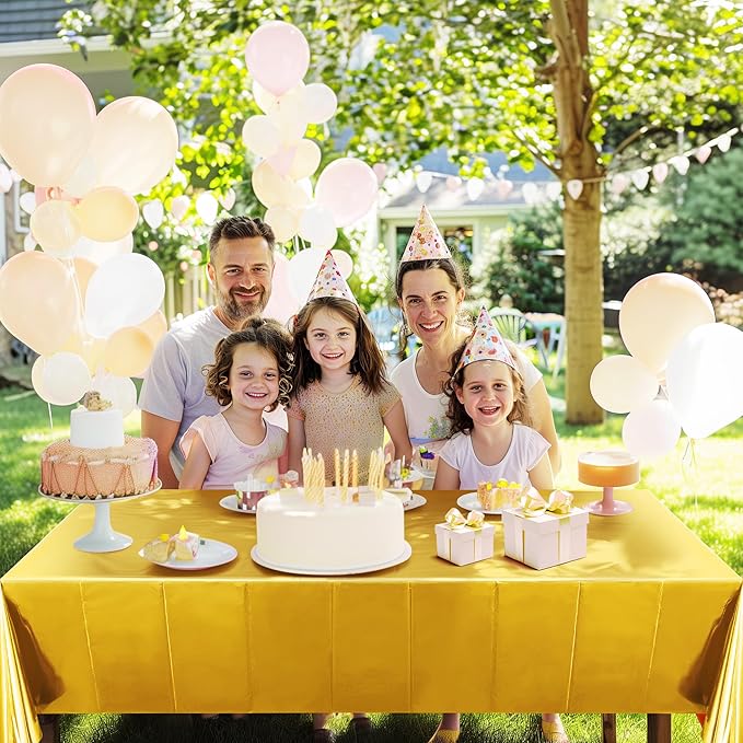 2pcs Gold Foil Tablecloth 54 * 72 Inch Plastic Wedding Birthday Party Table Cloths Waterproof Disposable Table Cover for Christmas Graduation Elegant Event Anniversary Party Supplies