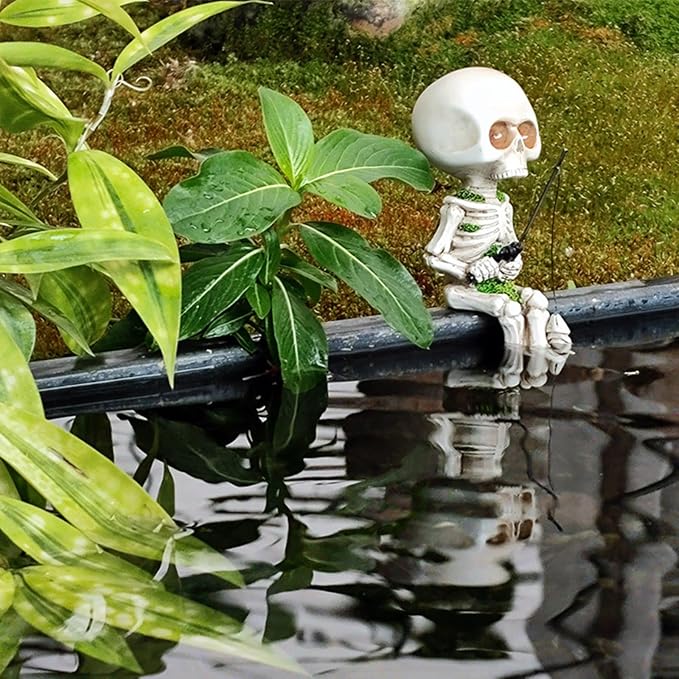 Christmas Fishing Skeleton Garden Accessory, Mini Skeleton Figurines Statue Decor for Fishing Enthusiast Gift Pond Fountain Waterfalls Poolside Gothic Home Office Desk Unique Holiday Ornament (1PCS)