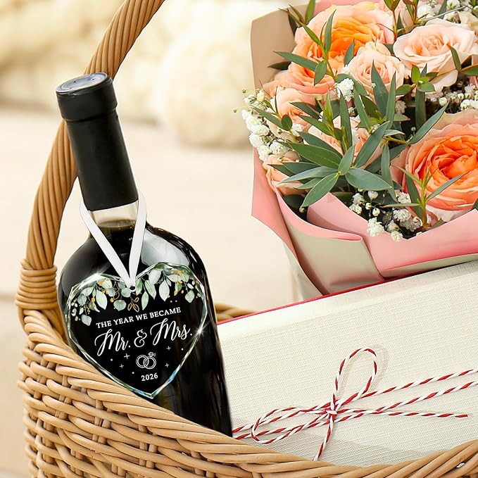 HEXMOZ Wedding Gifts for Couples 2026 - Mr and Mrs Gifts - Bridal Shower Gift, Wedding Ideas for Newly Wed, Bride, Future Mr Mrs - Just Married Glass Ornament 2026, 1st Married Couple Christmas Decor