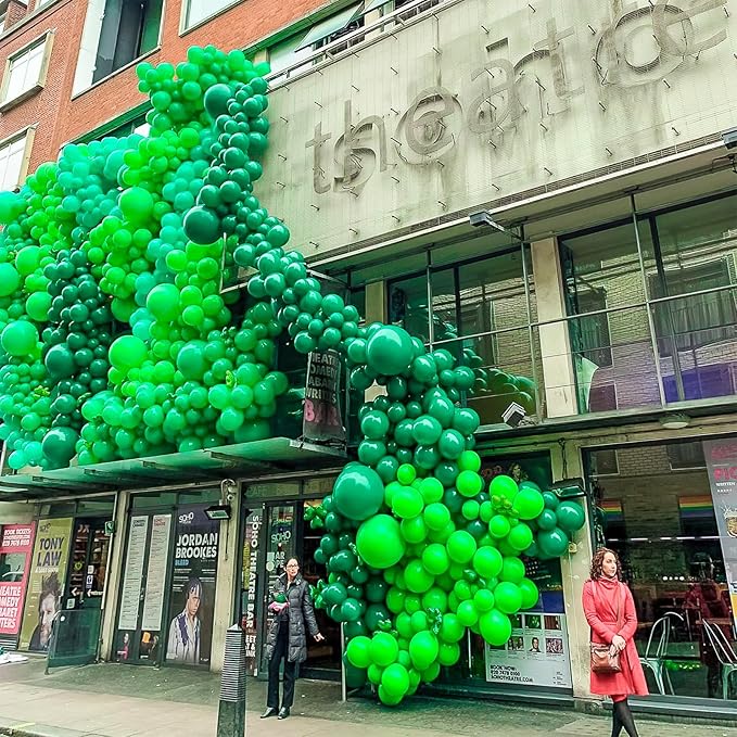 PartyWoo Green Balloons 101pcs 12 Inch Green Latex Helium Balloons for Birthday Baby Shower Graduation Engagement Wedding Dinosaur Jungle Golf Football Baseball Theme Party Decorations Green-Y24