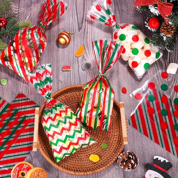 Aodaer 100 Pcs Christmas Cellophane Bags, 10.6 x 5.1 Inch Classic Red Green Plastic Candy Bags, Polka Dot Stripes Printed Pattern Goodie Gift Bag with Twist Ties for Christmas Birthday Party Supplies