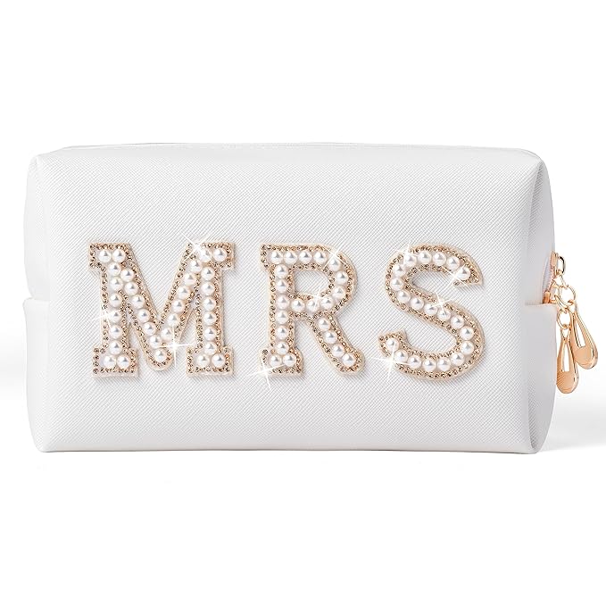 Y1tvei Large Bride Gold MRS Patch Varsity Letter Cosmetic Toiletry Pearl Rhinestone Letter Patches Makeup Bag PU Leather Waterproof Portable Zipper Big Travel Organizer for Wedding Bride Bridesmaid